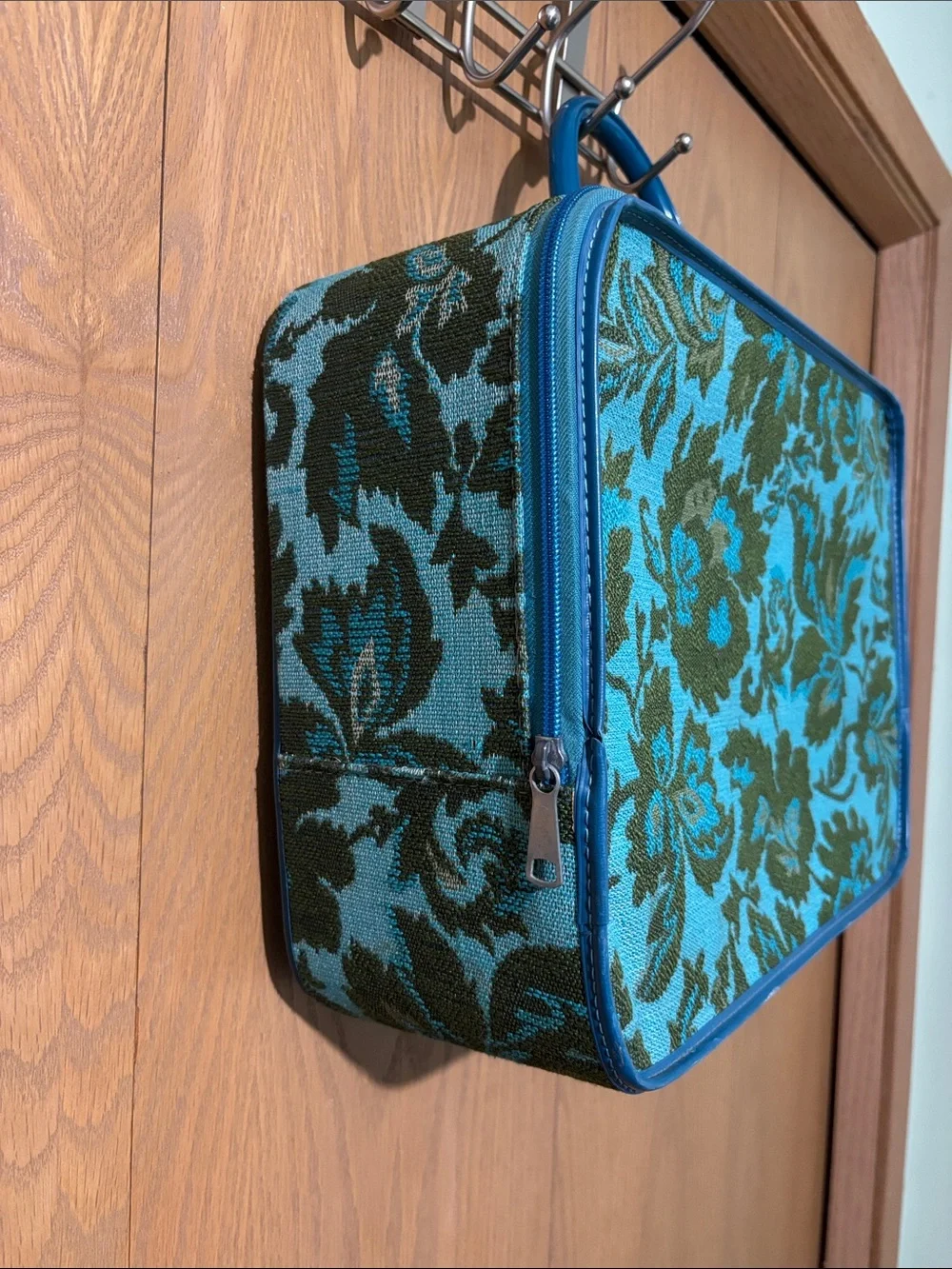 Vintage 1970 Avon floral tapestry travel case